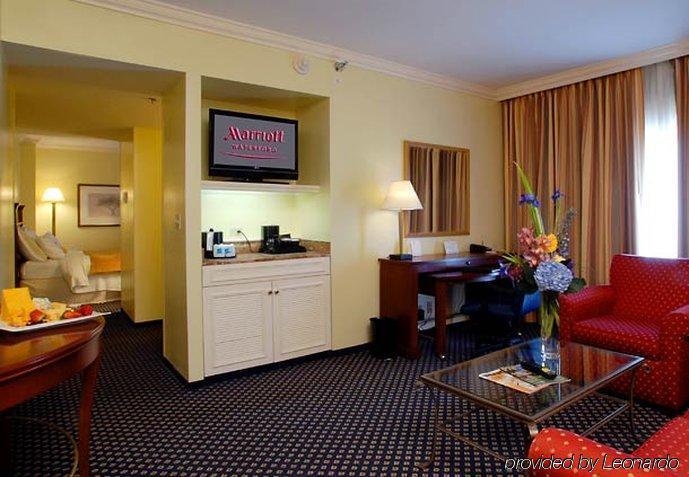 Renaissance Waterford Oklahoma City Hotel Exteriör bild